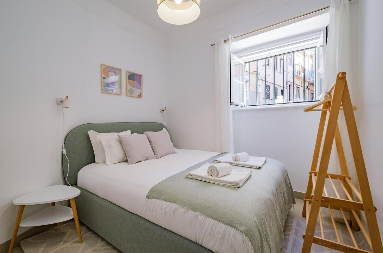 New! Unique 1 Bedroom Apartment- Santa Catarina 42 Лиссабон Экстерьер фото